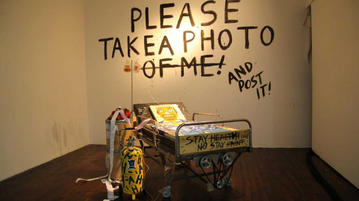 Mengekspresikan Keadaan Dunia Saat Ini Melalui Lukisan